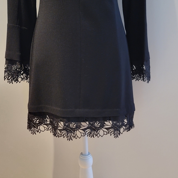 ❤️AQUA BLACK FLORA SLEEVES DRESS - Picture 2 of 6